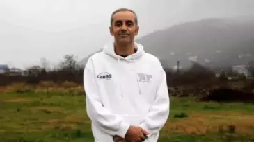 Yamaç Paraşütü Sporcusu Durmuş Şahin, ‘Kaju’ İle Tandem Uçuş Gerçekleştirdi