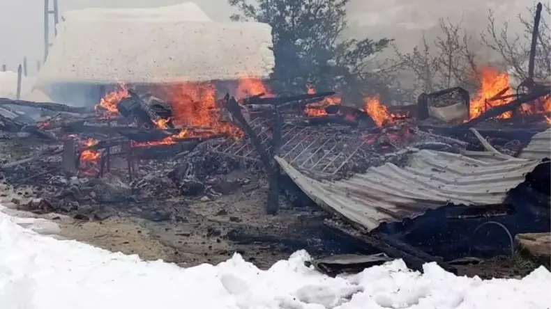 Ordu’da Yangın: Ahşap Ev Küle Döndü, Aile Son Anda Kurtuldu