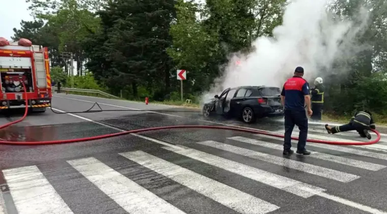Ünye’de Seyir Halindeki Otomobilde Yangın: Araç Kullanılamaz Hale Geldi